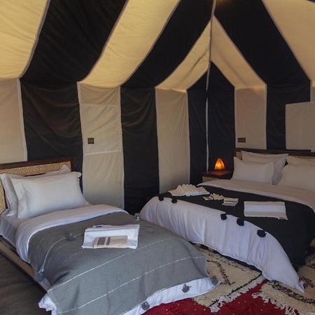 מרזאוגה Zahra Luxury Desert Camp מראה חיצוני תמונה