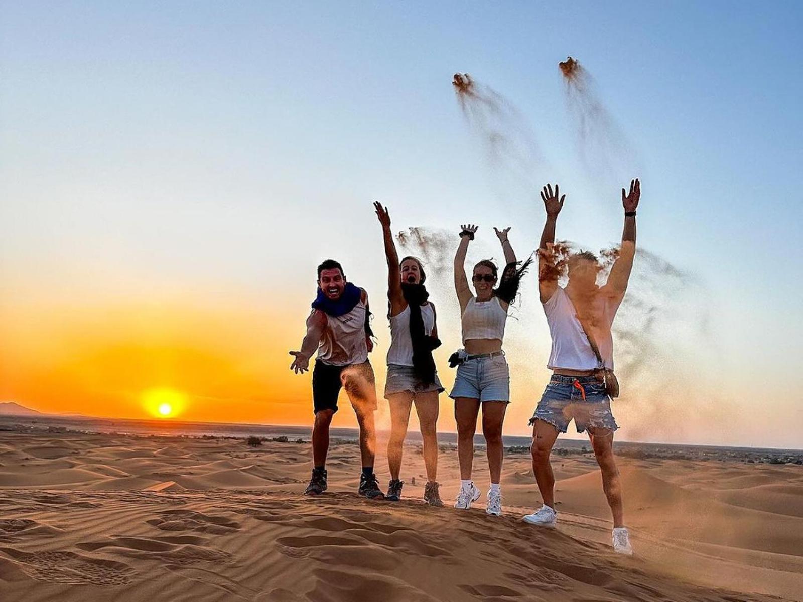 מרזאוגה Zahra Luxury Desert Camp מראה חיצוני תמונה