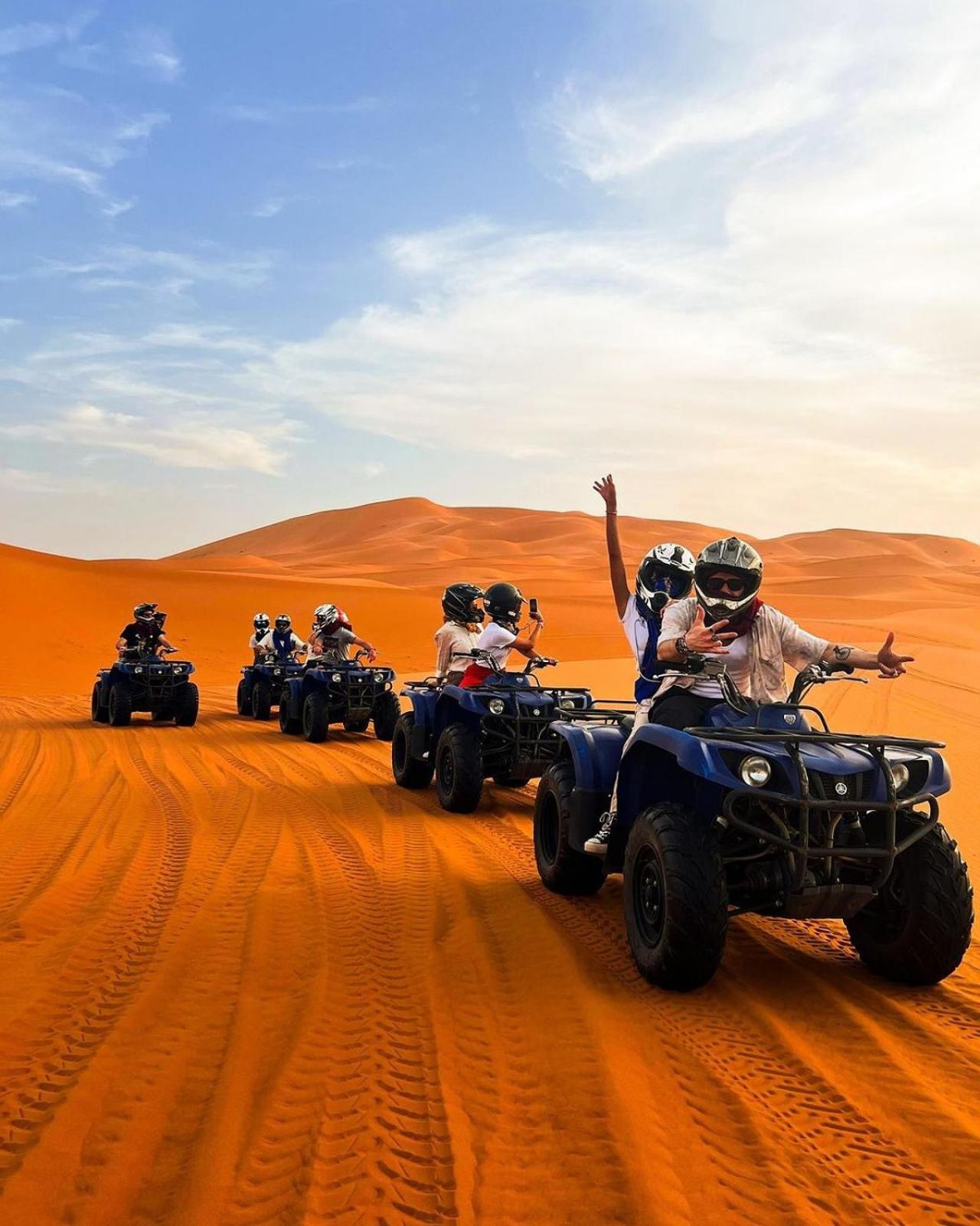 מרזאוגה Zahra Luxury Desert Camp מראה חיצוני תמונה