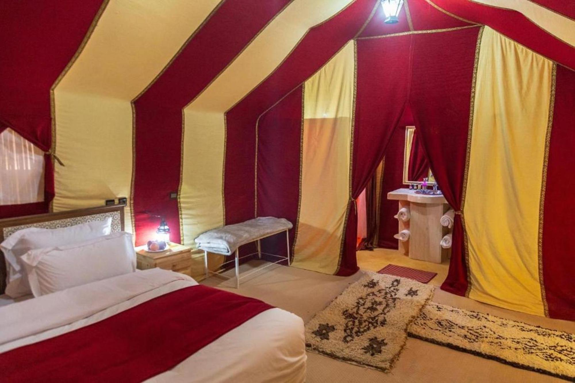 מרזאוגה Zahra Luxury Desert Camp מראה חיצוני תמונה