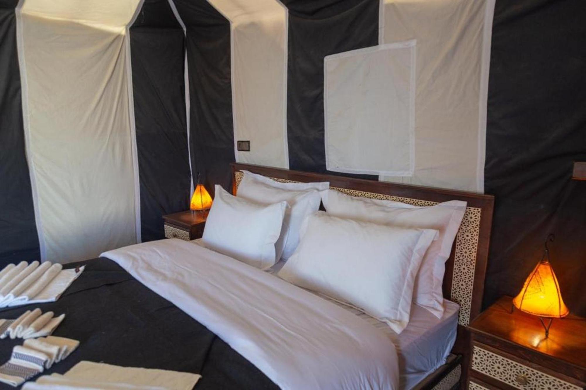 מרזאוגה Zahra Luxury Desert Camp מראה חיצוני תמונה