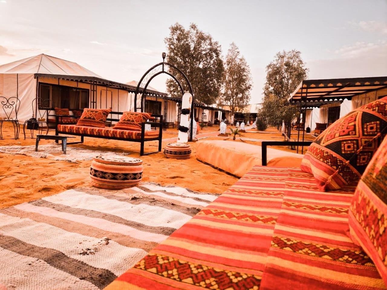 מרזאוגה Zahra Luxury Desert Camp מראה חיצוני תמונה