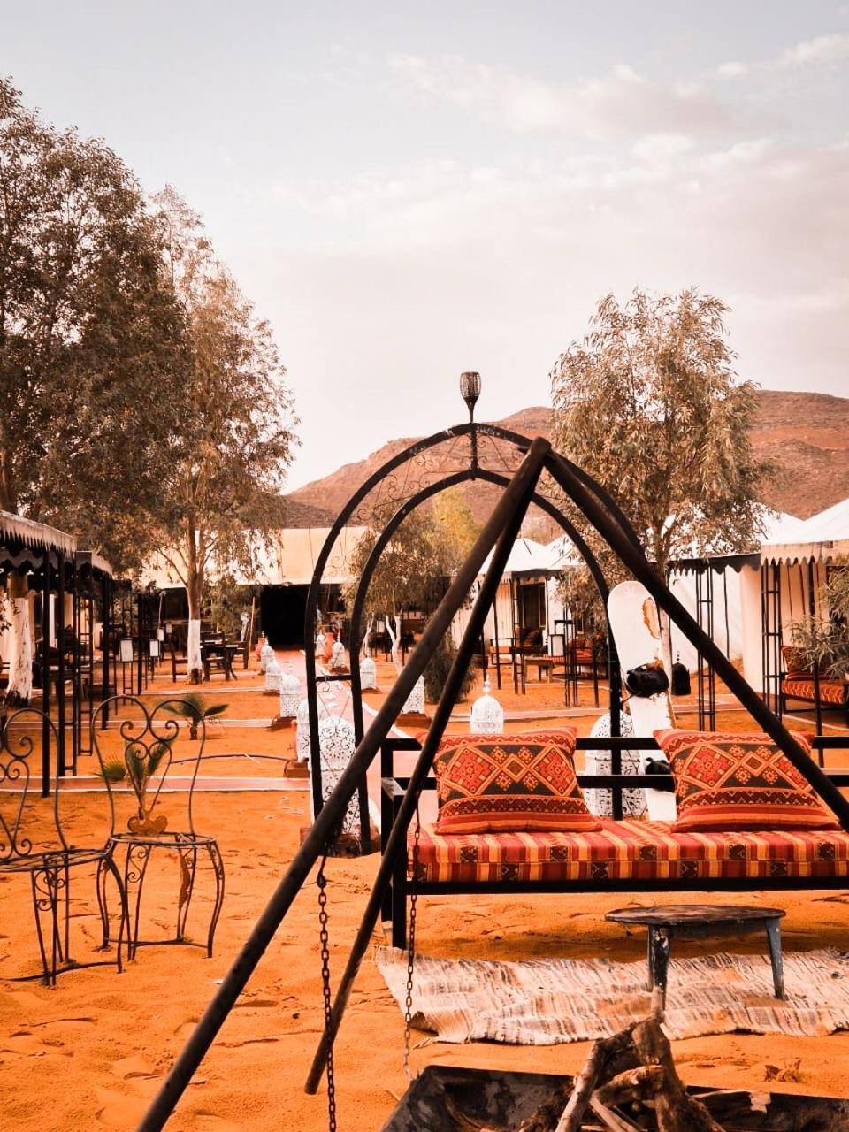 מרזאוגה Zahra Luxury Desert Camp מראה חיצוני תמונה