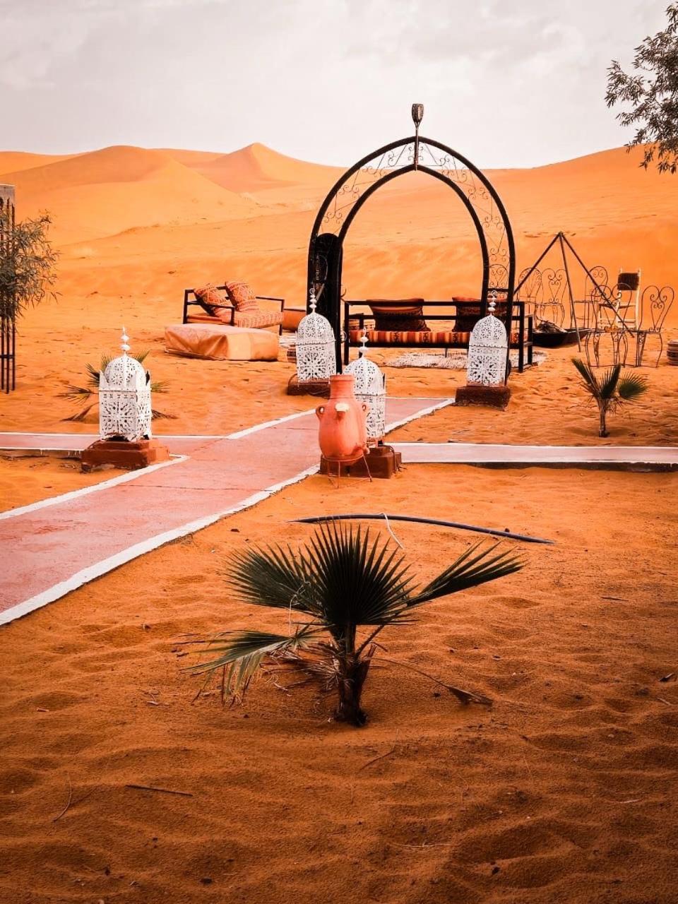 מרזאוגה Zahra Luxury Desert Camp מראה חיצוני תמונה