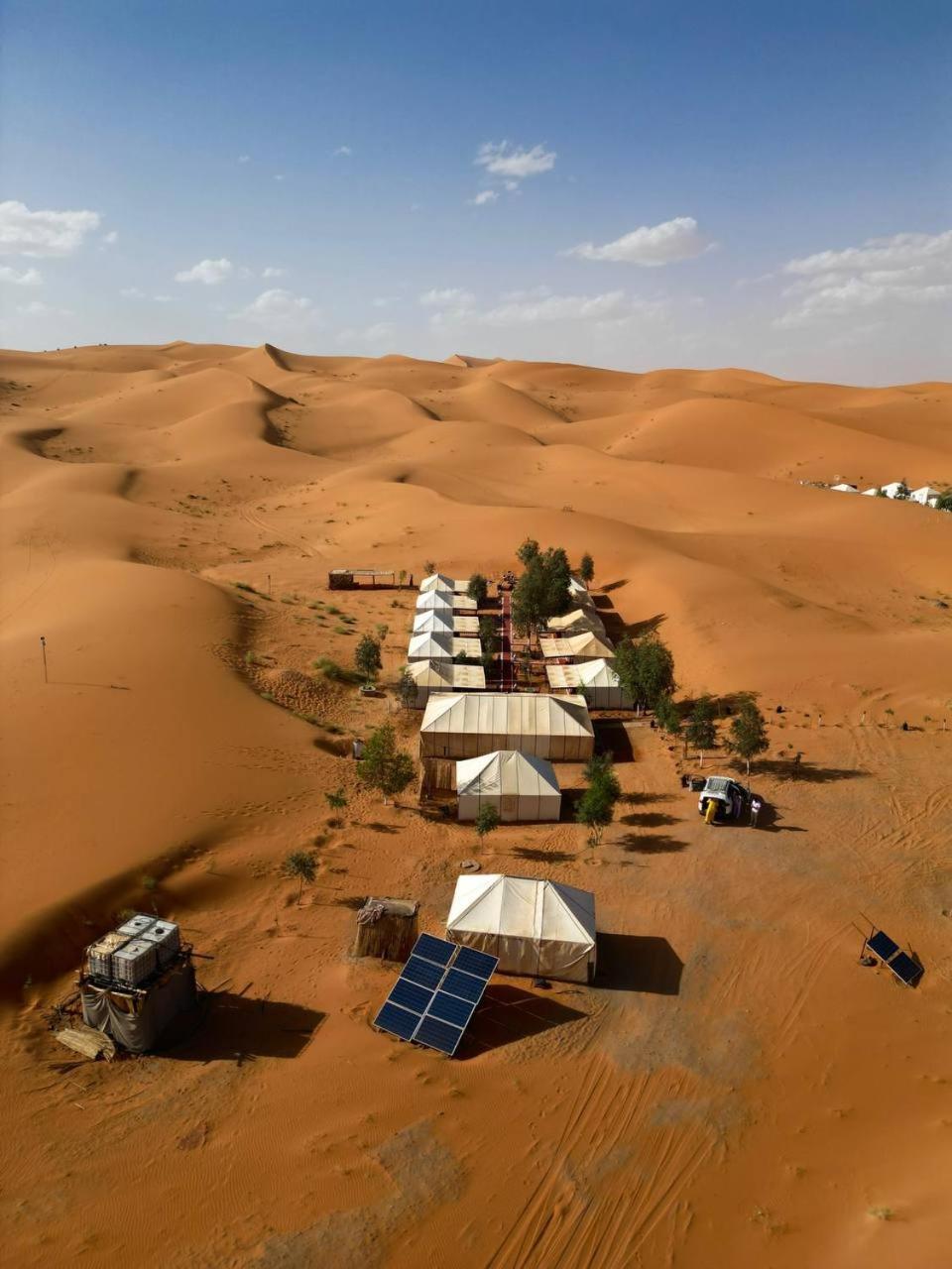 מרזאוגה Zahra Luxury Desert Camp מראה חיצוני תמונה